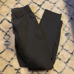 Lululemon On The Fly Pant 28” - Dark shadow